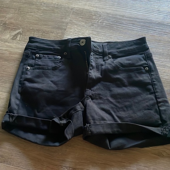 Black cute jean shorts - Picture 1 of 2